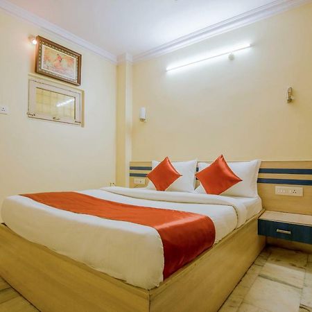 Oyo 13494 Hotel Nakshatra Inn Hyderabad Bagian luar foto