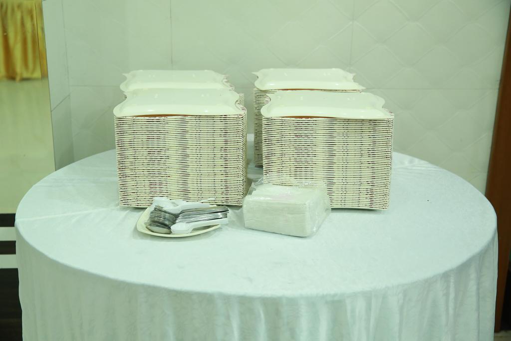 Oyo 13494 Hotel Nakshatra Inn Hyderabad Bagian luar foto