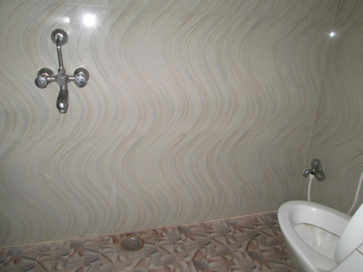 Oyo 13494 Hotel Nakshatra Inn Hyderabad Bagian luar foto